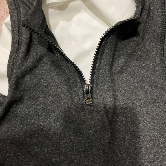 Honeycut Crop Dance top with zipper - Picture 2 of 4